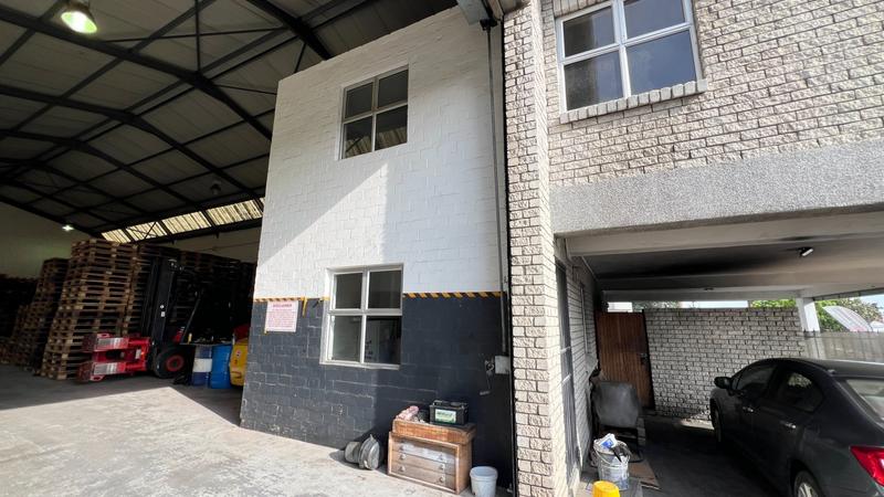 To Let commercial Property for Rent in Killarney Gardens Western Cape